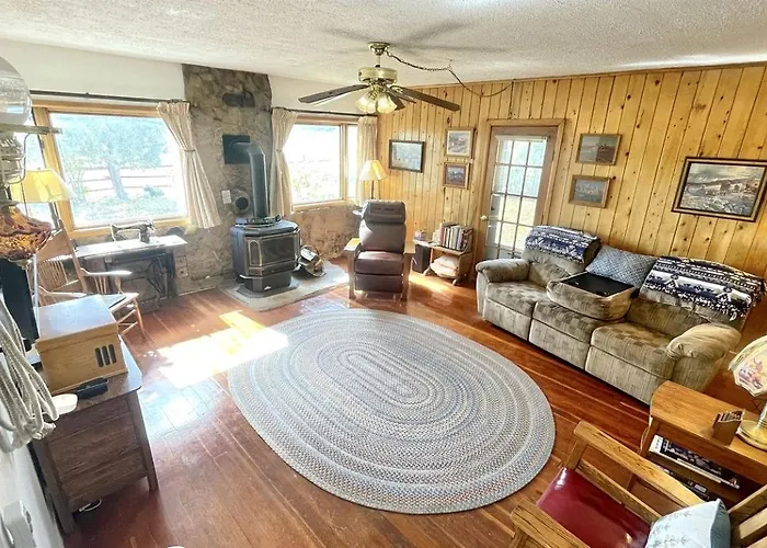 Сasa de vacaciones Stunning With Fire Pit In Saratoga, Wyoming
